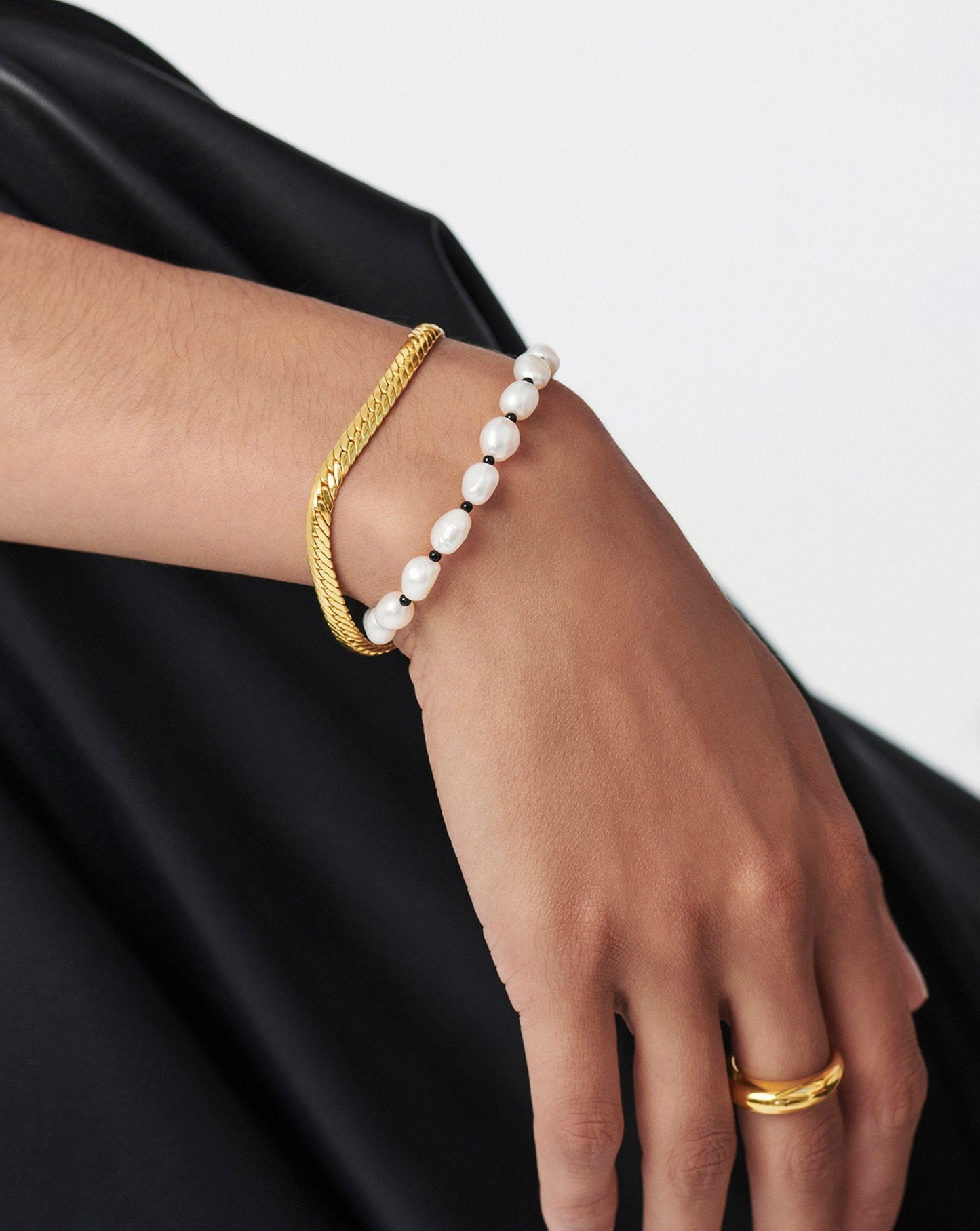 Pearl Beaded Gemstone Bracelet | 18ct Gold Plated/Pearl & Black Onyx