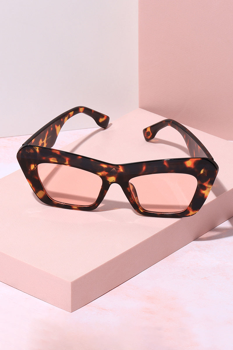 Playa Cat Eye Frame Sunglasses Sunglasses Mure + Grand Tortoise/Pink