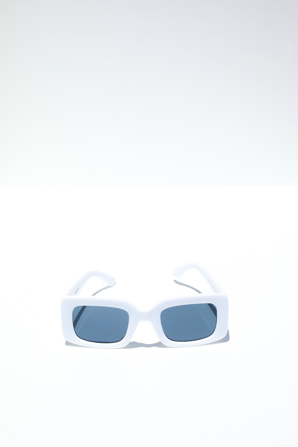 Seas the Day Chunky Rectangle Sunglasses Sunglasses Mulberry & Grand White