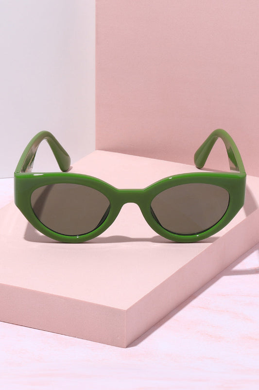 Chase The Sun Round Frame Sunglasses Sunglasses Mure + Grand Green