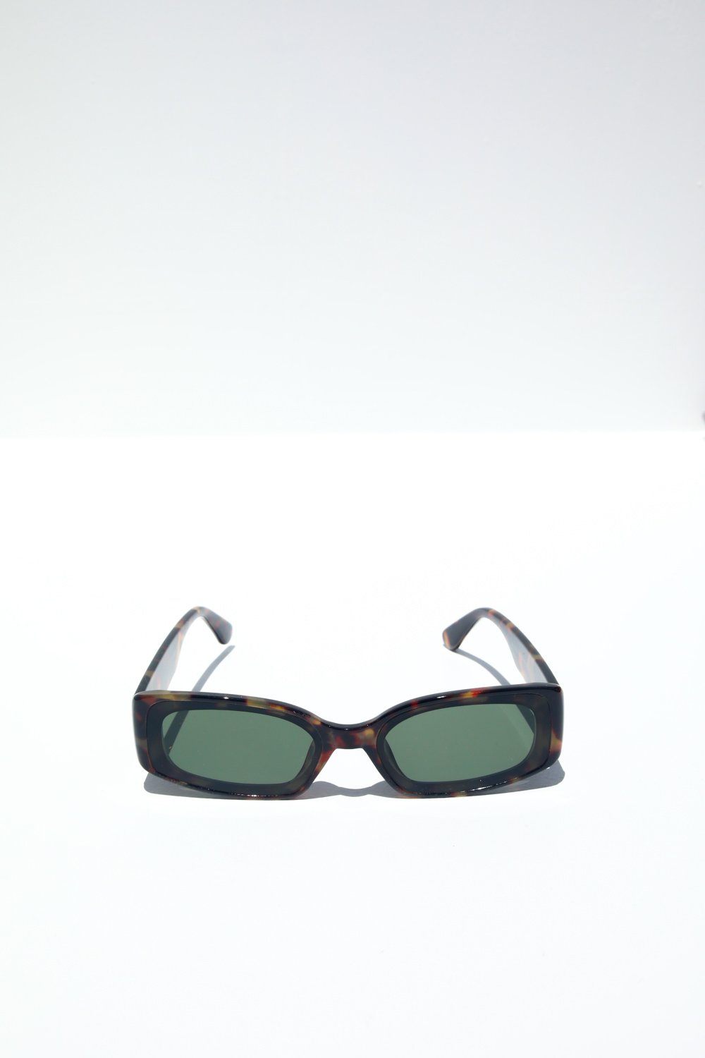 Poolside Sunglasses Sunglasses Mulberry & Grand Tortoise with Green Lens