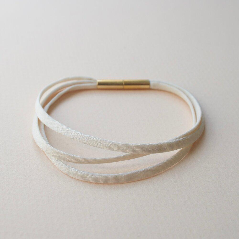 Stella Fluorescent Petite Strand Bracelet Stella Fluorescent