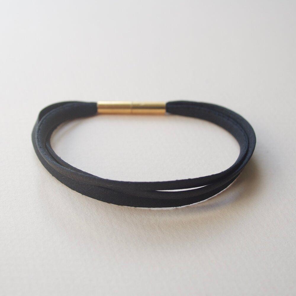 Stella Fluorescent Petite Strand Bracelet Stella Fluorescent